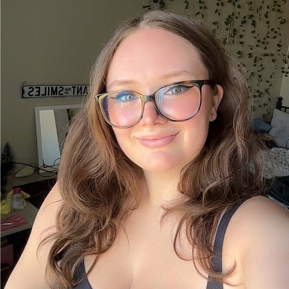 Meet your Posher, Mae!